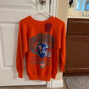 Vintage broncos sweatshirt, tags, large